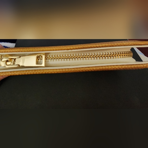 Wallet - Picture 3 of 4